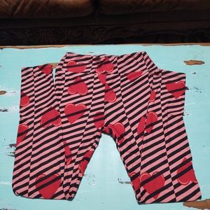 🛍️🛍️NWOT.. Lularoe heart leggings